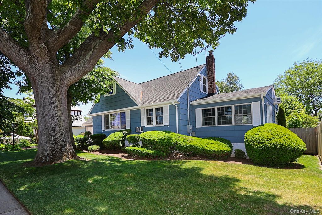 15 Hemlock Street, Merrick, NY 11566