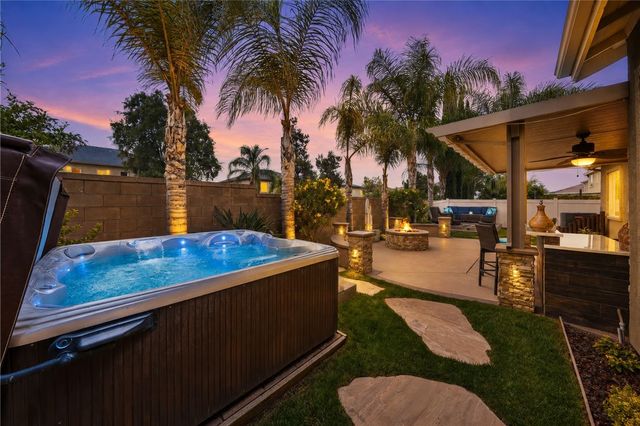 33725 Pebble Brook Circle, Temecula, CA 92592