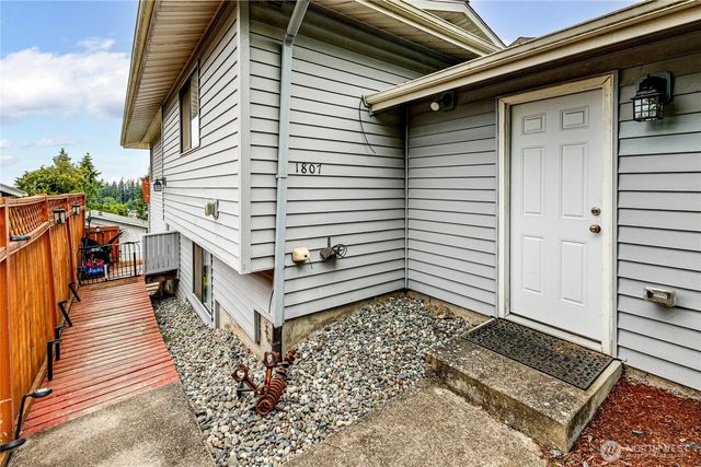 1807 E 3rd Street, Port Angeles, WA 98362