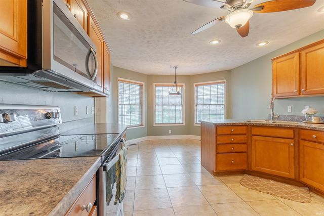 2522 Caytlyn Court, Newburgh, IN 47630