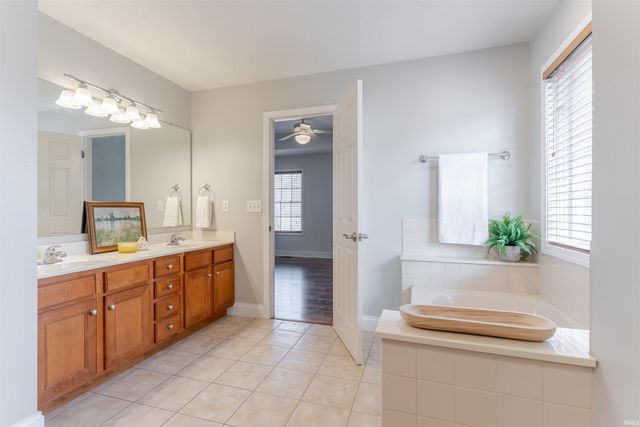 2522 Caytlyn Court, Newburgh, IN 47630