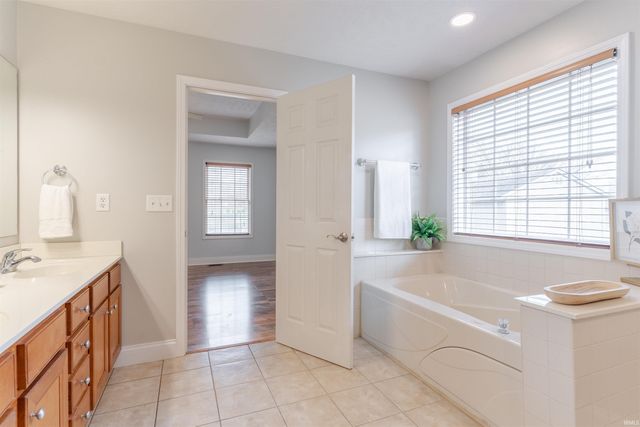 2522 Caytlyn Court, Newburgh, IN 47630