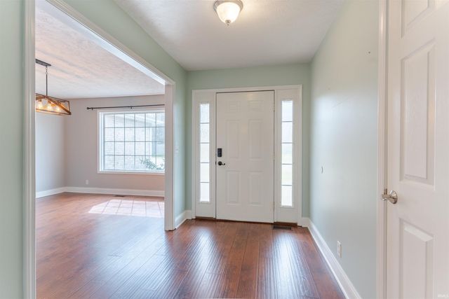 2522 Caytlyn Court, Newburgh, IN 47630