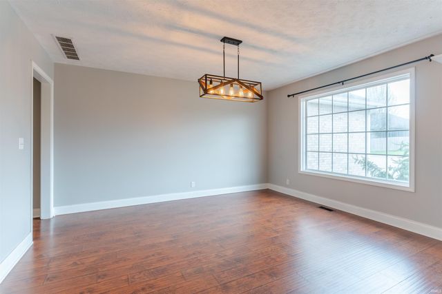 2522 Caytlyn Court, Newburgh, IN 47630