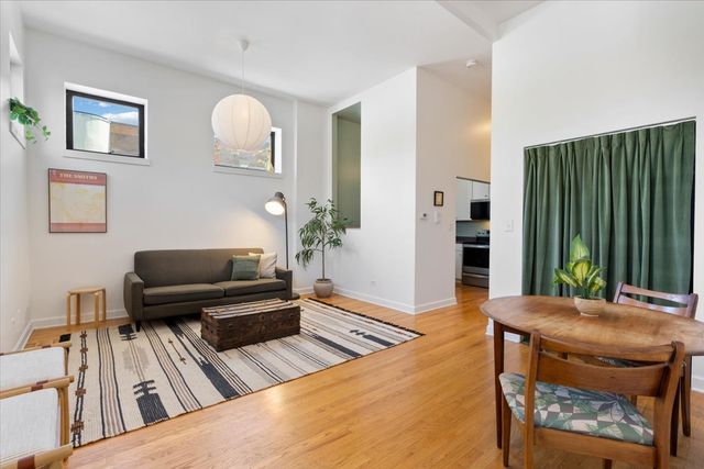 2001 W Ohio Street 1N, Chicago, IL 60612