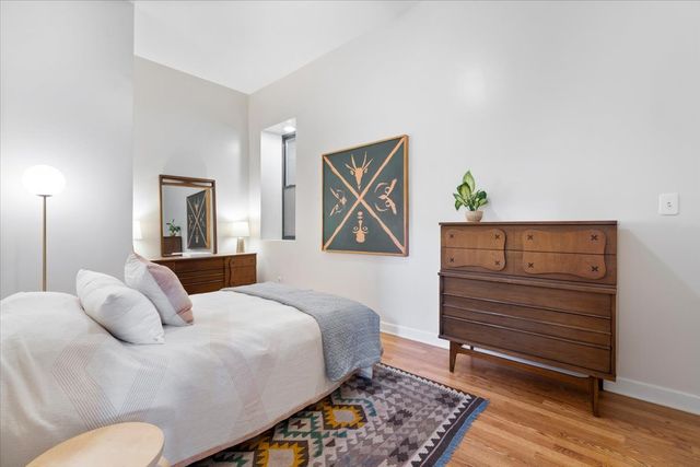 2001 W Ohio Street 1N, Chicago, IL 60612