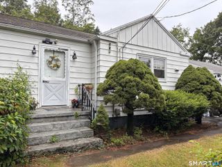 51 Overlook Street, West Haven, CT 06516