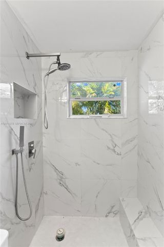 6880 Scott St, Hollywood, FL 33024