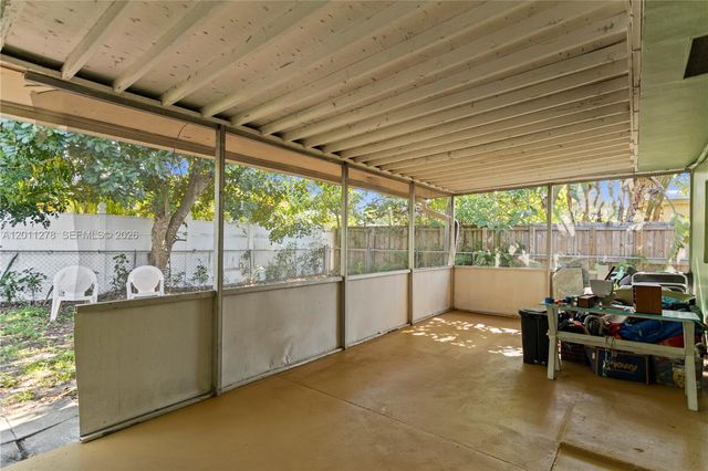 6880 Scott St, Hollywood, FL 33024