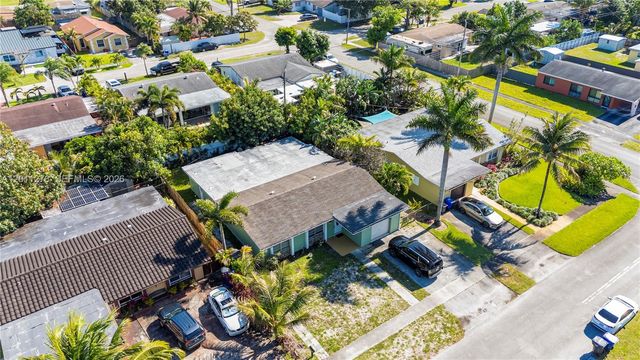 6880 Scott St, Hollywood, FL 33024