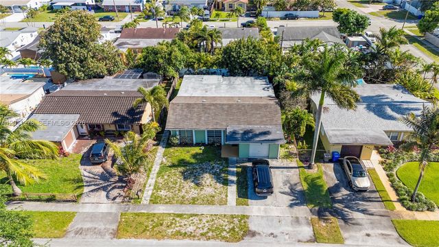 6880 Scott St, Hollywood, FL 33024