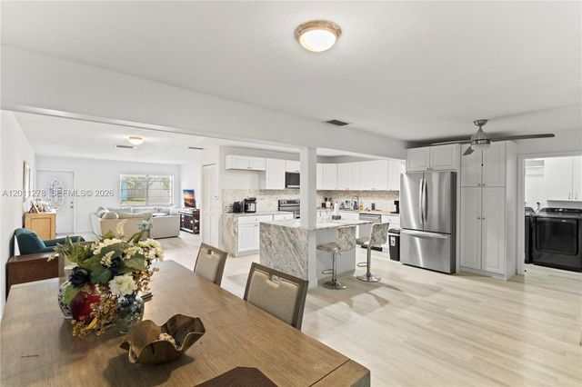 6880 Scott St, Hollywood, FL 33024