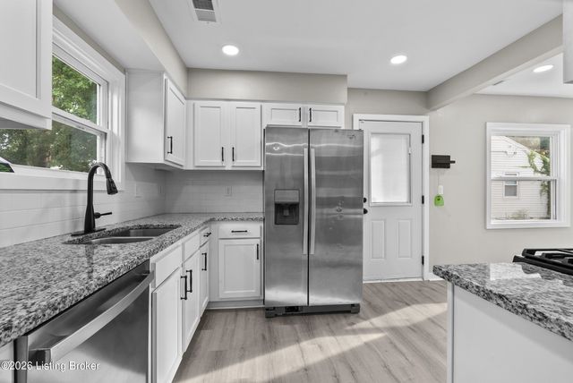 7716 Dingle Dell Rd, Louisville, KY 40214