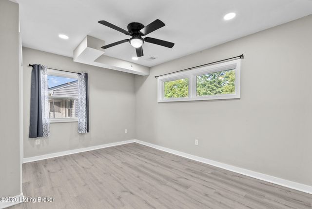7716 Dingle Dell Rd, Louisville, KY 40214