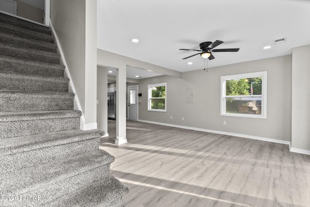 7716 Dingle Dell Rd, Louisville, KY 40214