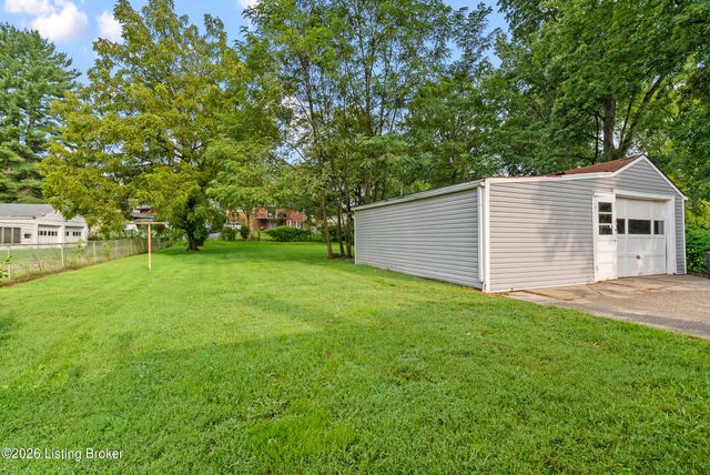 7716 Dingle Dell Rd, Louisville, KY 40214