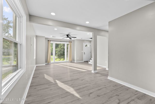 7716 Dingle Dell Rd, Louisville, KY 40214
