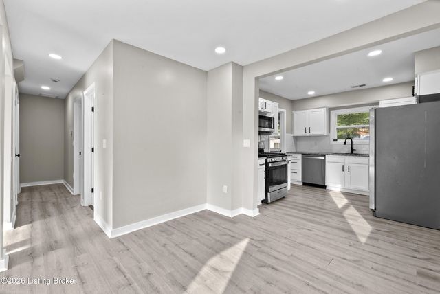 7716 Dingle Dell Rd, Louisville, KY 40214