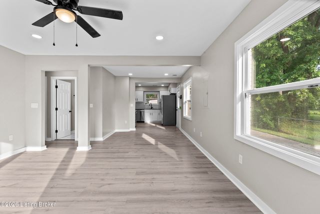 7716 Dingle Dell Rd, Louisville, KY 40214