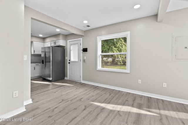 7716 Dingle Dell Rd, Louisville, KY 40214