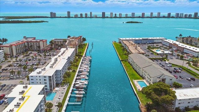 104 Paradise Harbour Boulevard 112, North Palm Beach, FL 33408