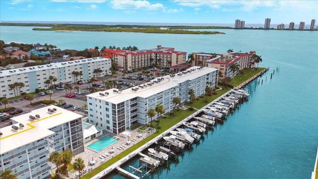 104 Paradise Harbour Boulevard 112, North Palm Beach, FL 33408