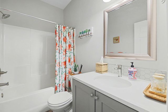 432 S Sweetwater, Maize, KS 67101