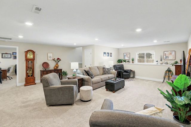 432 S Sweetwater, Maize, KS 67101