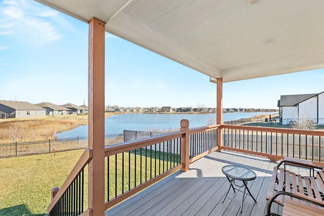 432 S Sweetwater, Maize, KS 67101