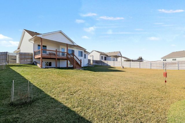 432 S Sweetwater, Maize, KS 67101