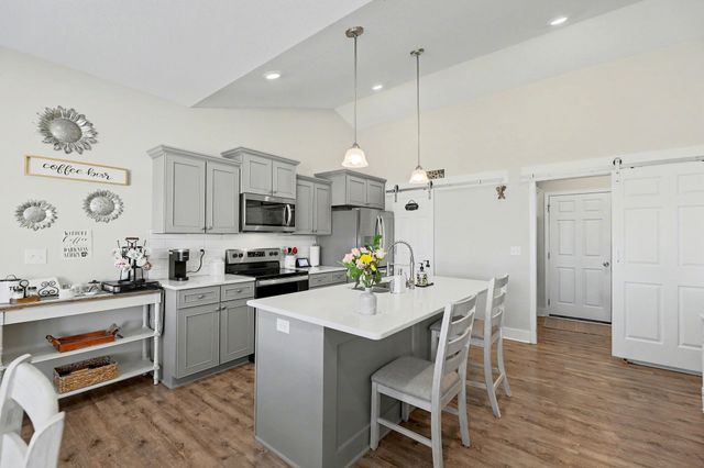 432 S Sweetwater, Maize, KS 67101