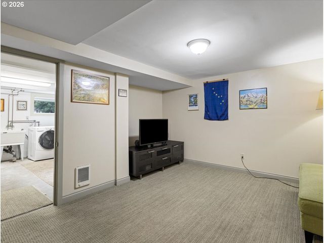 3709 Se 42ND Ave, Portland, OR 97206