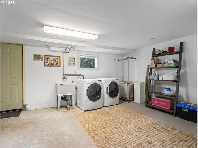 3709 Se 42ND Ave, Portland, OR 97206