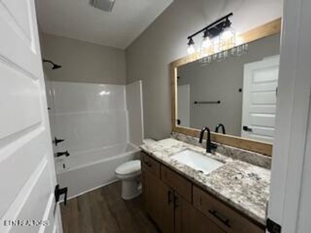 726 River Rd, Kodak, TN 37764