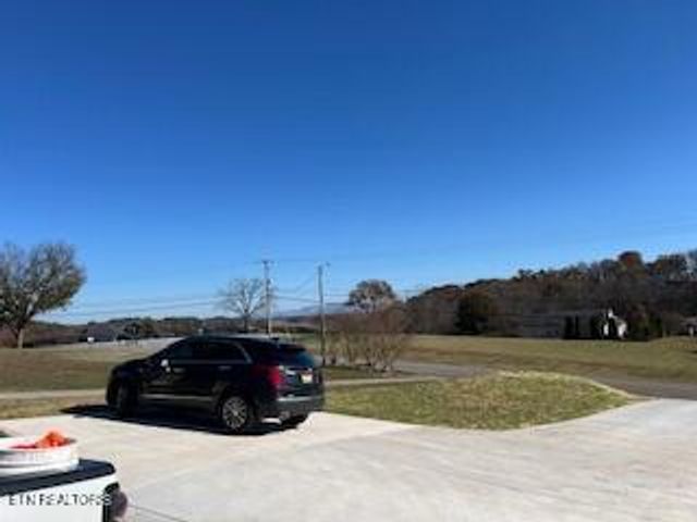 726 River Rd, Kodak, TN 37764