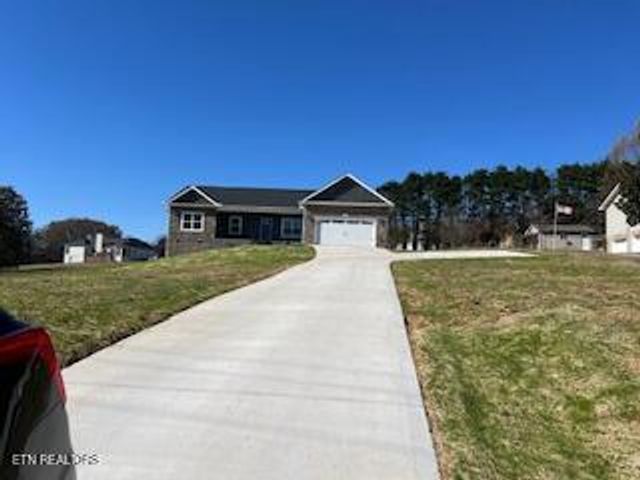 726 River Rd, Kodak, TN 37764