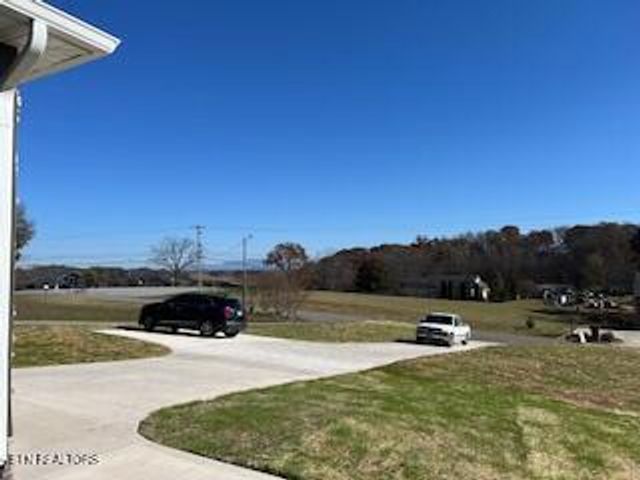 726 River Rd, Kodak, TN 37764