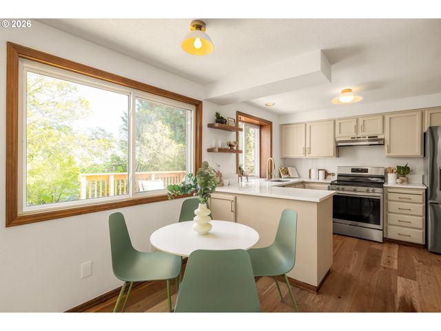 7050 Sw 156TH Ave, Beaverton, OR 97007