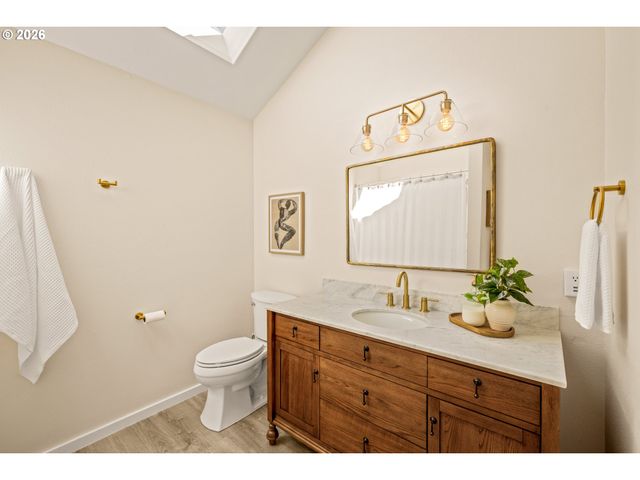 7050 Sw 156TH Ave, Beaverton, OR 97007
