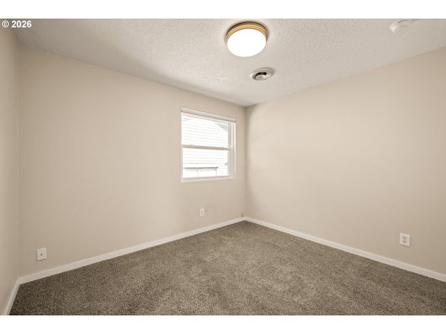 7050 Sw 156TH Ave, Beaverton, OR 97007