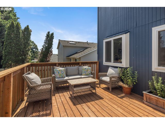 7050 Sw 156TH Ave, Beaverton, OR 97007