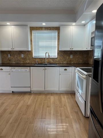 1845 SE 6th Ct, Homestead, FL 33033