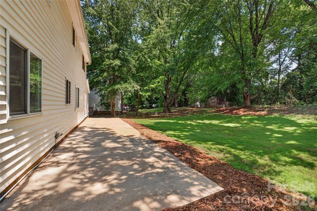 9524 Robert Burns Court, Charlotte, NC 28213
