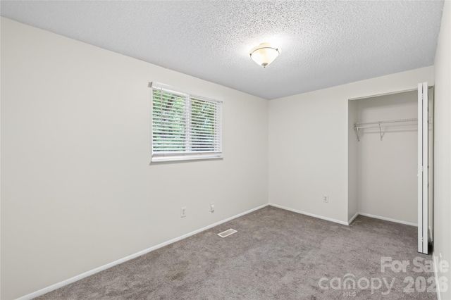 9524 Robert Burns Court, Charlotte, NC 28213