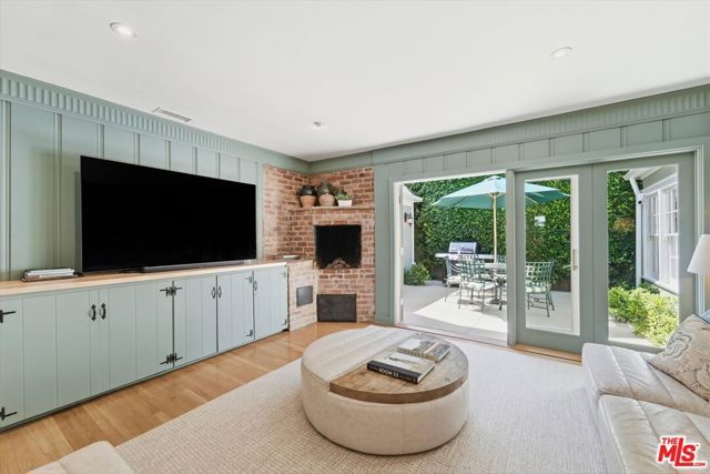 351 Veteran Avenue, Los Angeles, CA 90024