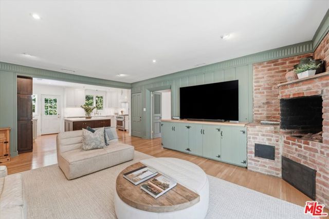 351 Veteran Avenue, Los Angeles, CA 90024