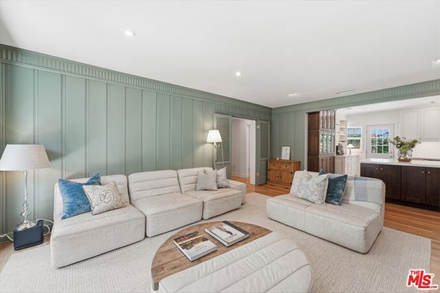 351 Veteran Avenue, Los Angeles, CA 90024