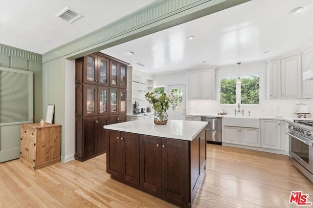 351 Veteran Avenue, Los Angeles, CA 90024