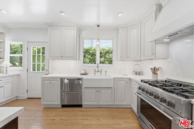 351 Veteran Avenue, Los Angeles, CA 90024
