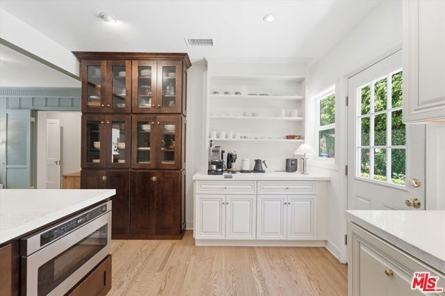 351 Veteran Avenue, Los Angeles, CA 90024